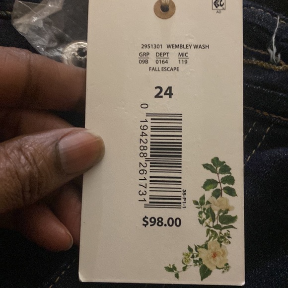 NWT Chelsea & Violet dark denim yellow stitching wide legged wide cuff jean - Picture 11 of 11